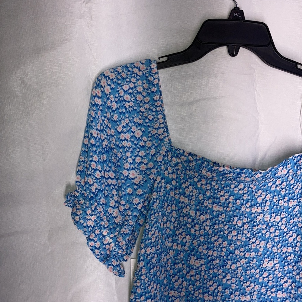 3/$24 So top blue floral print puff sleeve smocked crop top boho casual L jr - Picture 8 of 17